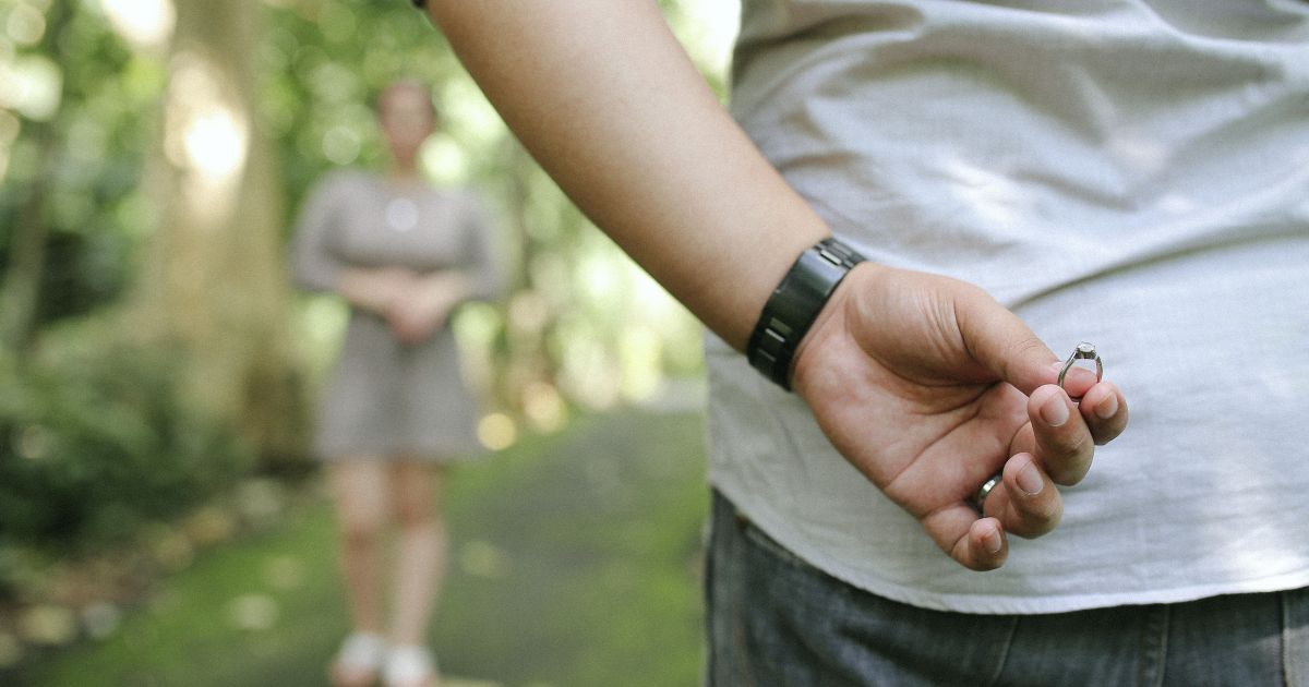 A list of 10 Awesome Alternative Engagement Rings