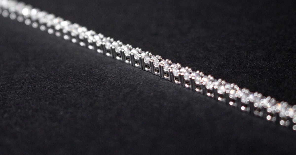 Before you buy diamond chains, here are 10 things you need to know