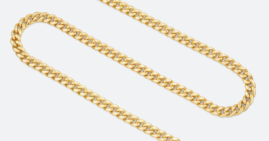 Stylish Ways to Include Gold Jewelry in Your Office Look