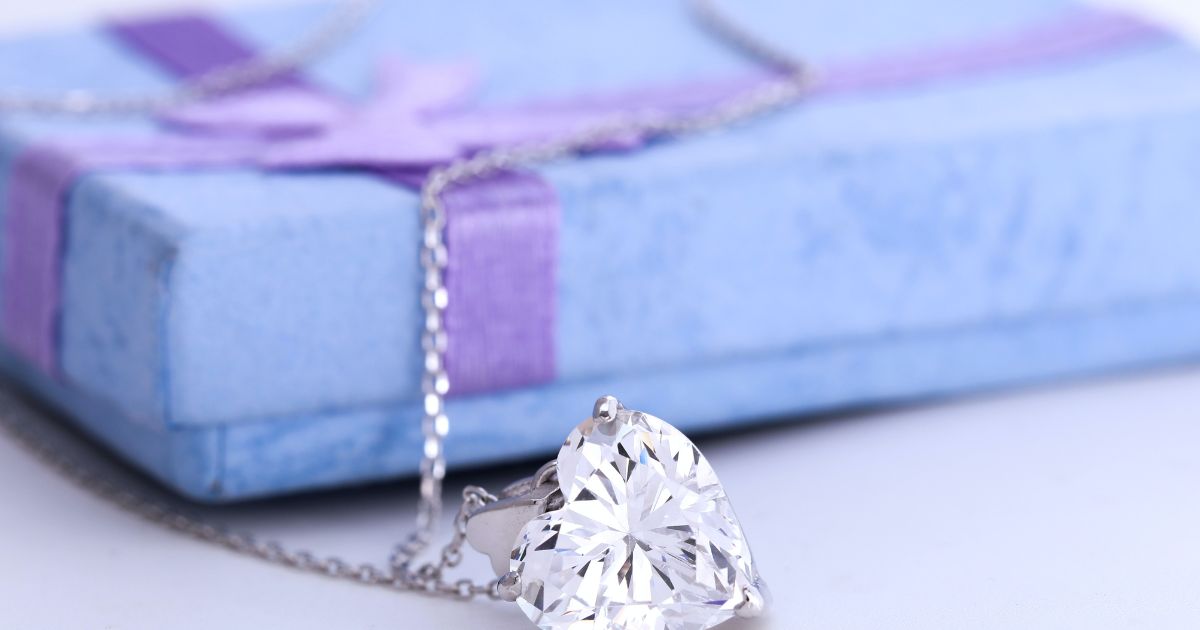 What Makes Diamond Tennis Necklaces So Popular