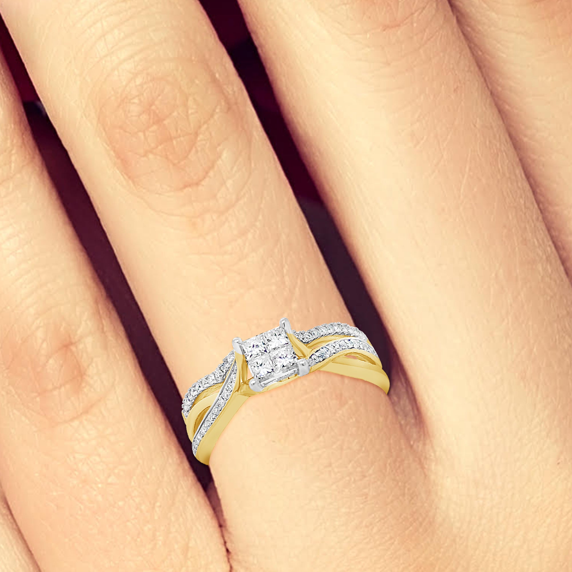 Diamond Engagement Ring .39 CTW Princess Cut w/Round Cut 14K Yellow Gold